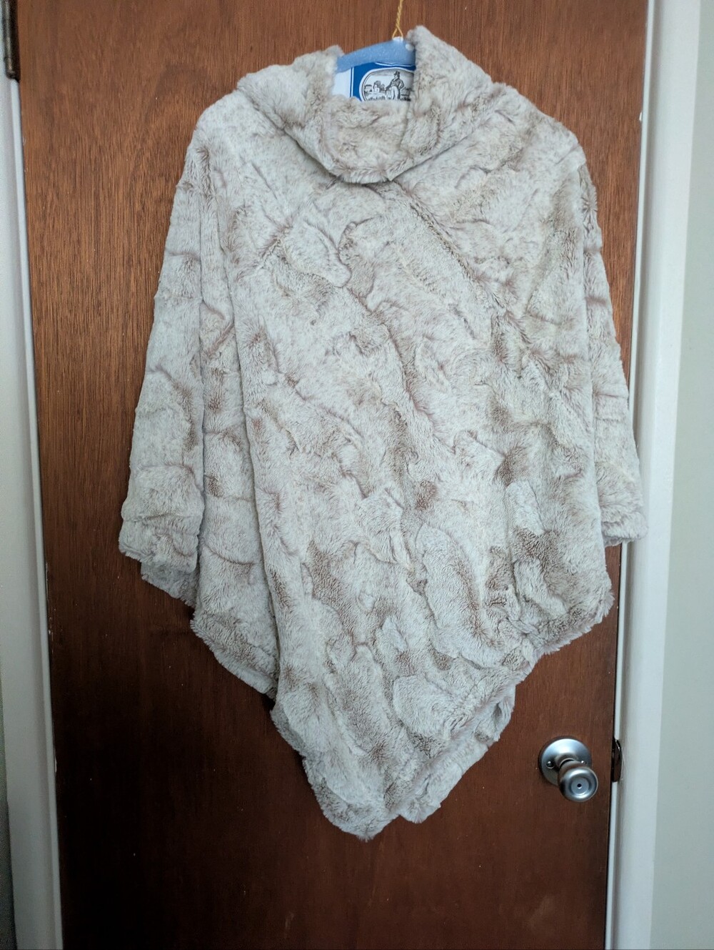 Soft & Reversible Poncho.  Gorgeous Condition.